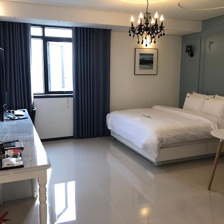 Royal Hotel Jeongeup Exterior foto